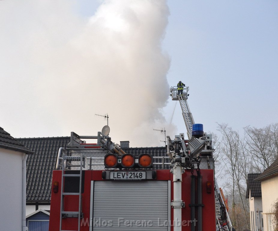 Haus komplett ausgebrannt Leverkusen P01.JPG